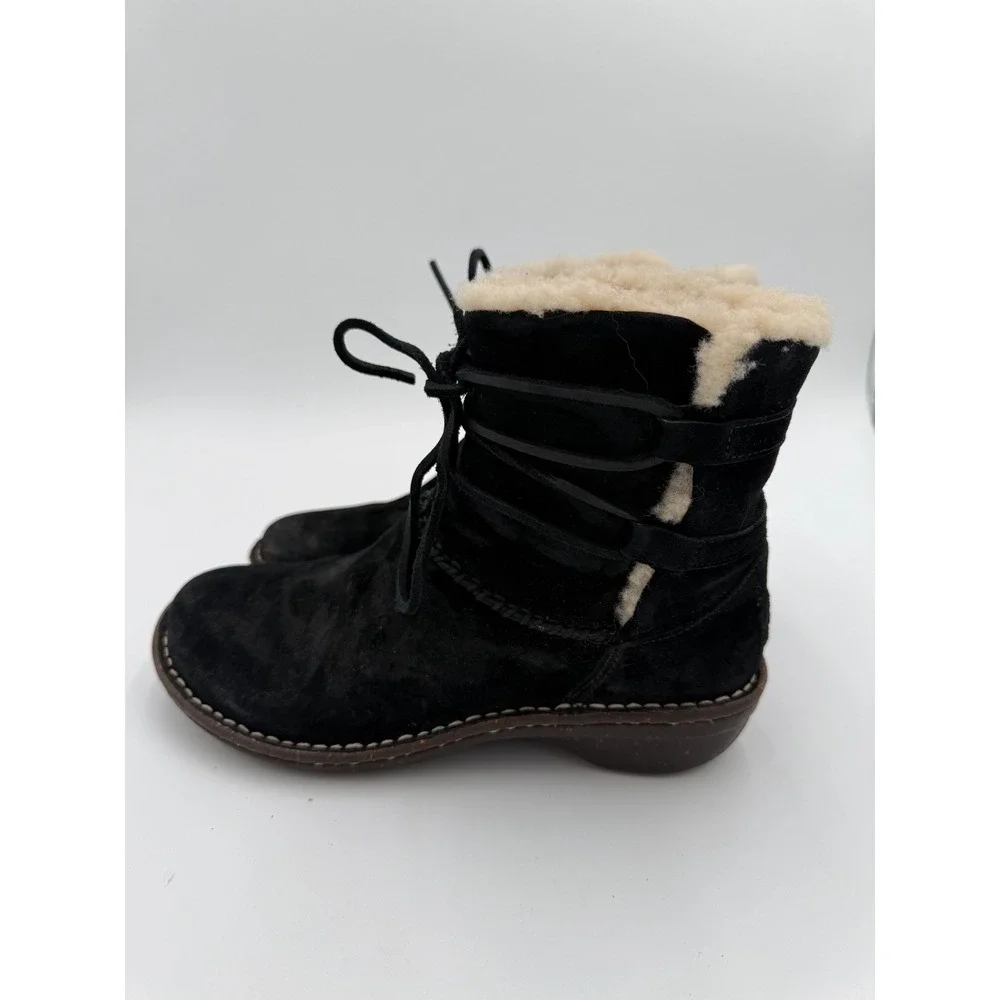 UGG Caspia Suede Leather Lace Up Sherpa Fur Lined‎ Ankle Boots Winter Booties 8